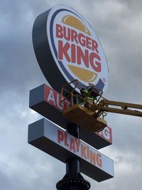 montaje-instalacion-rotulos-lonas-vinilos-barcelona-6